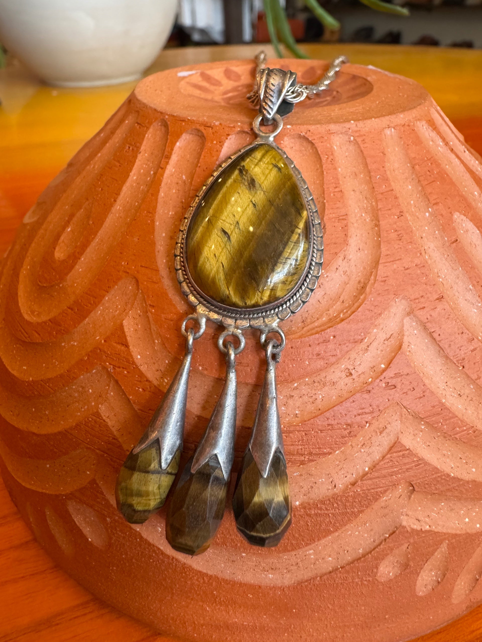 Tag-Tigers-Eye-01_bb47884e-  Vintage Silver Tone and Tiger Eye Pink Rhinestones Pendant Necklace display picture 1